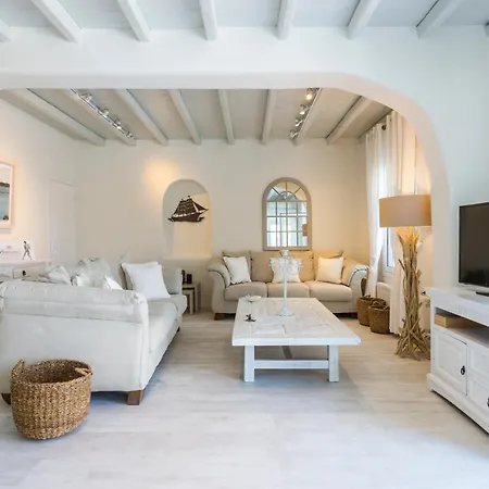 リゾート Panormos Bay Suites Luxury Resort